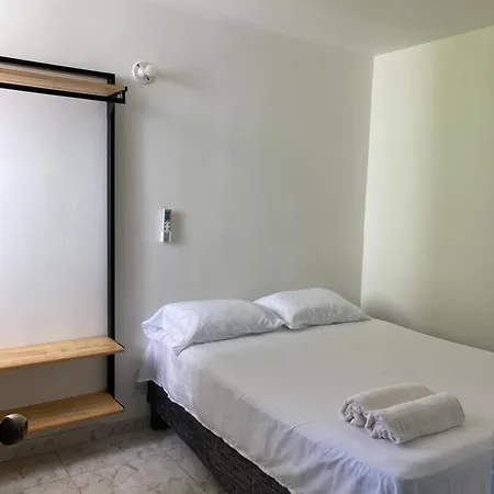 Seis Personas En Apartment